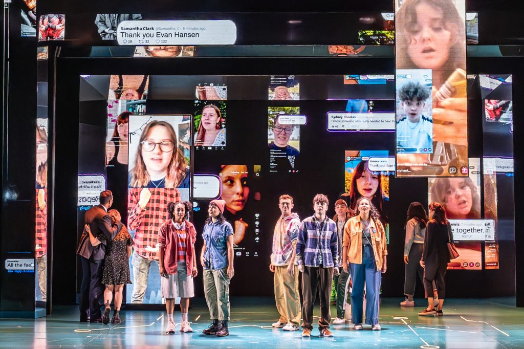 [Review] Dear Evan Hansen Arrives in Singapore at Marina Bay Sands: A Generation-Defining Musical Finds Its Voice - Alvinology