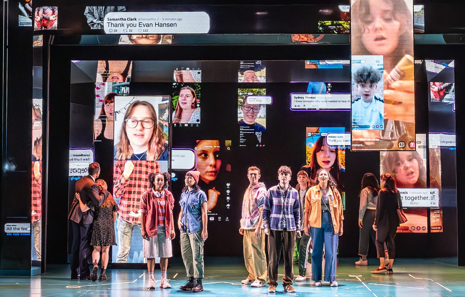 [Review] Dear Evan Hansen Arrives in Singapore at Marina Bay Sands: A Generation-Defining Musical Finds Its Voice - Alvinology