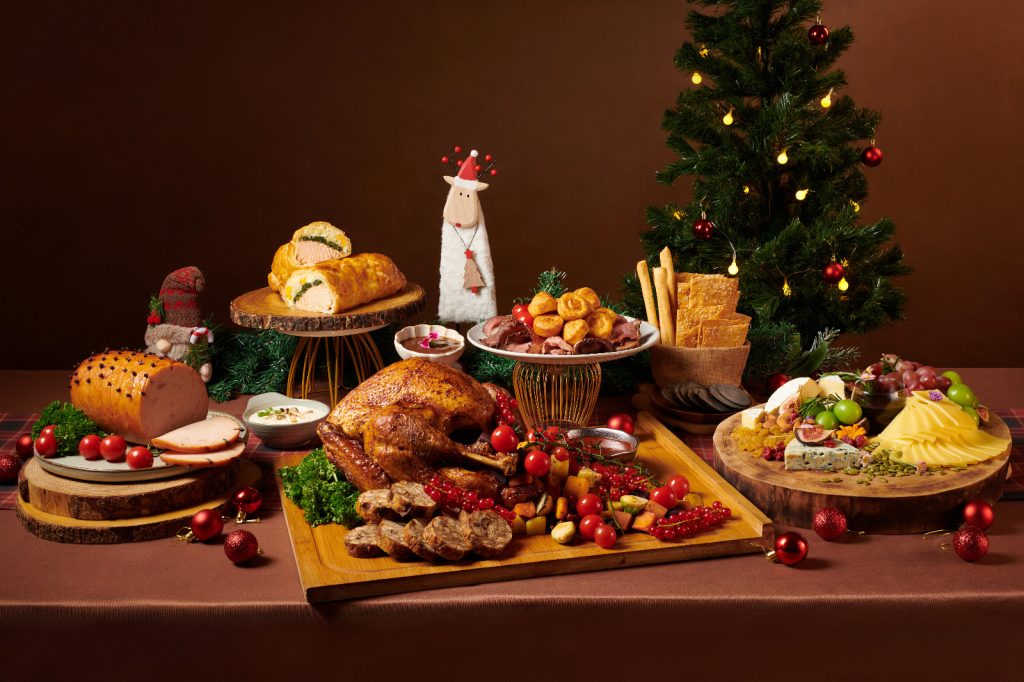 [Review] Rasel Catering's Halal Christmas Menu Brings Comfort and Joy to Singaporean Tables with KITKAT Desserts and Free Festive Blind Boxes - Alvinology