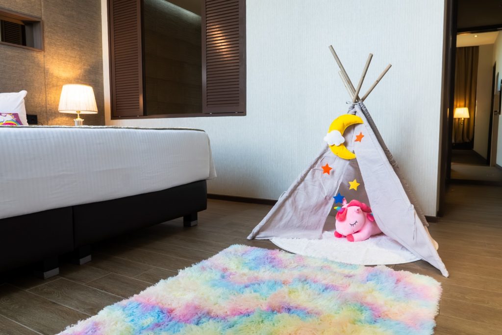 Wild Wild Wet Foam Parties, Free Unicorn Treats, and More at Downtown East's Unicorn Christmas Garden - Alvinology