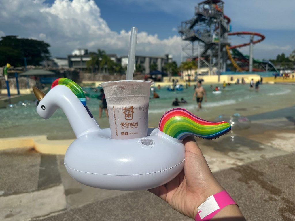 Wild Wild Wet Foam Parties, Free Unicorn Treats, and More at Downtown East's Unicorn Christmas Garden - Alvinology