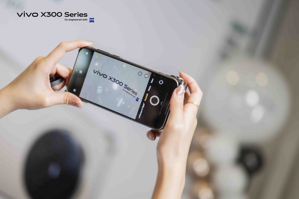 vivo X300 Series Launches in Singapore with 200 MP ZEISS Ultra-Clear Imaging and First CASETiFY Limited-Edition Collaboration vivo X300 Series Launches in Singapore with 200 MP ZEISS Ultra-Clear Imaging and First CASETiFY Limited-Edition Collaboration - Alvinology
