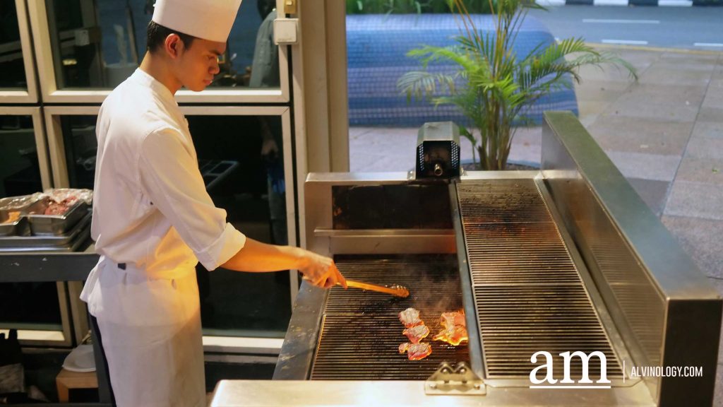 [REVIEW] From Christmas Snickers Cake to Live Grills, Your Ultimate Holiday Feast Awaits at Oscar's at Conrad Singapore Marina Bay - Alvinology