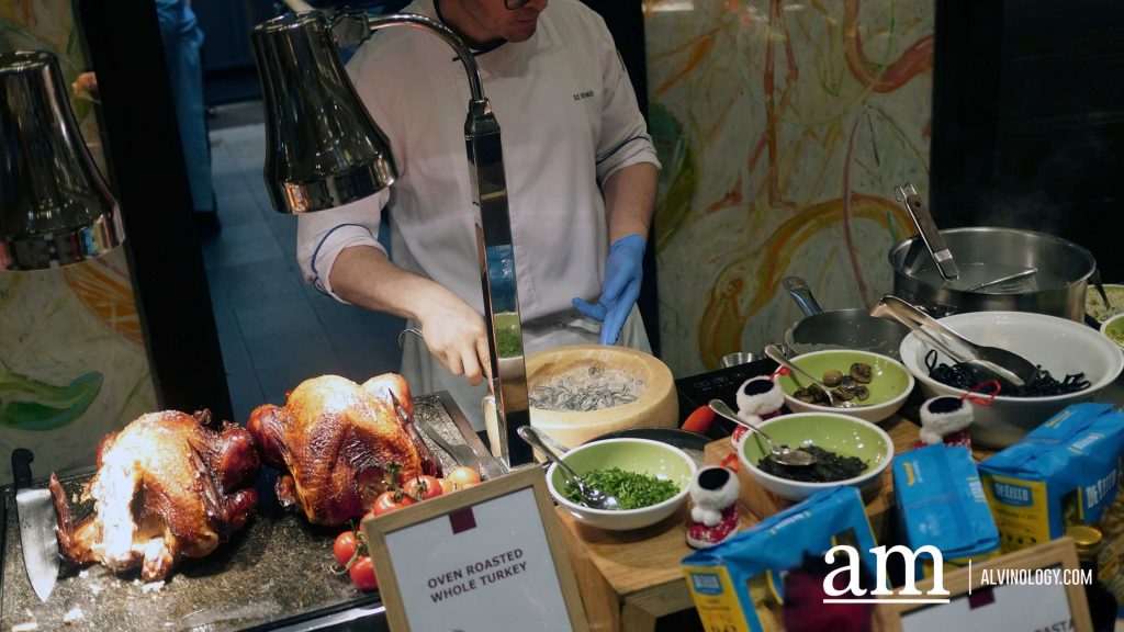[REVIEW] From Christmas Snickers Cake to Live Grills, Your Ultimate Holiday Feast Awaits at Oscar's at Conrad Singapore Marina Bay - Alvinology
