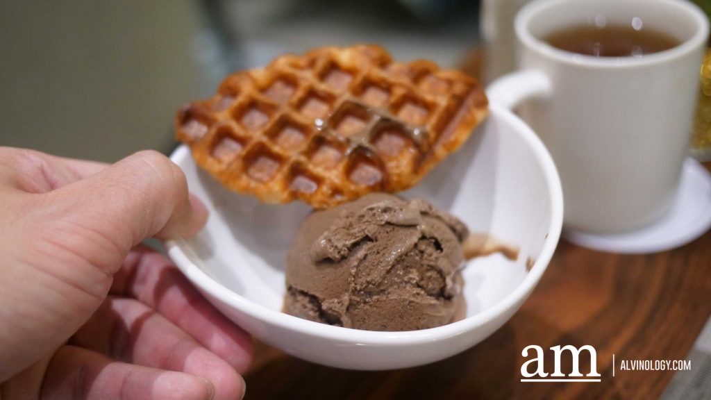 [Review] Ultimate Indulgence by the Watefront at Food Capital's Yuletide Festive Buffet, Featuring Christmas Roasts and Sinful Croffles - Alvinology
