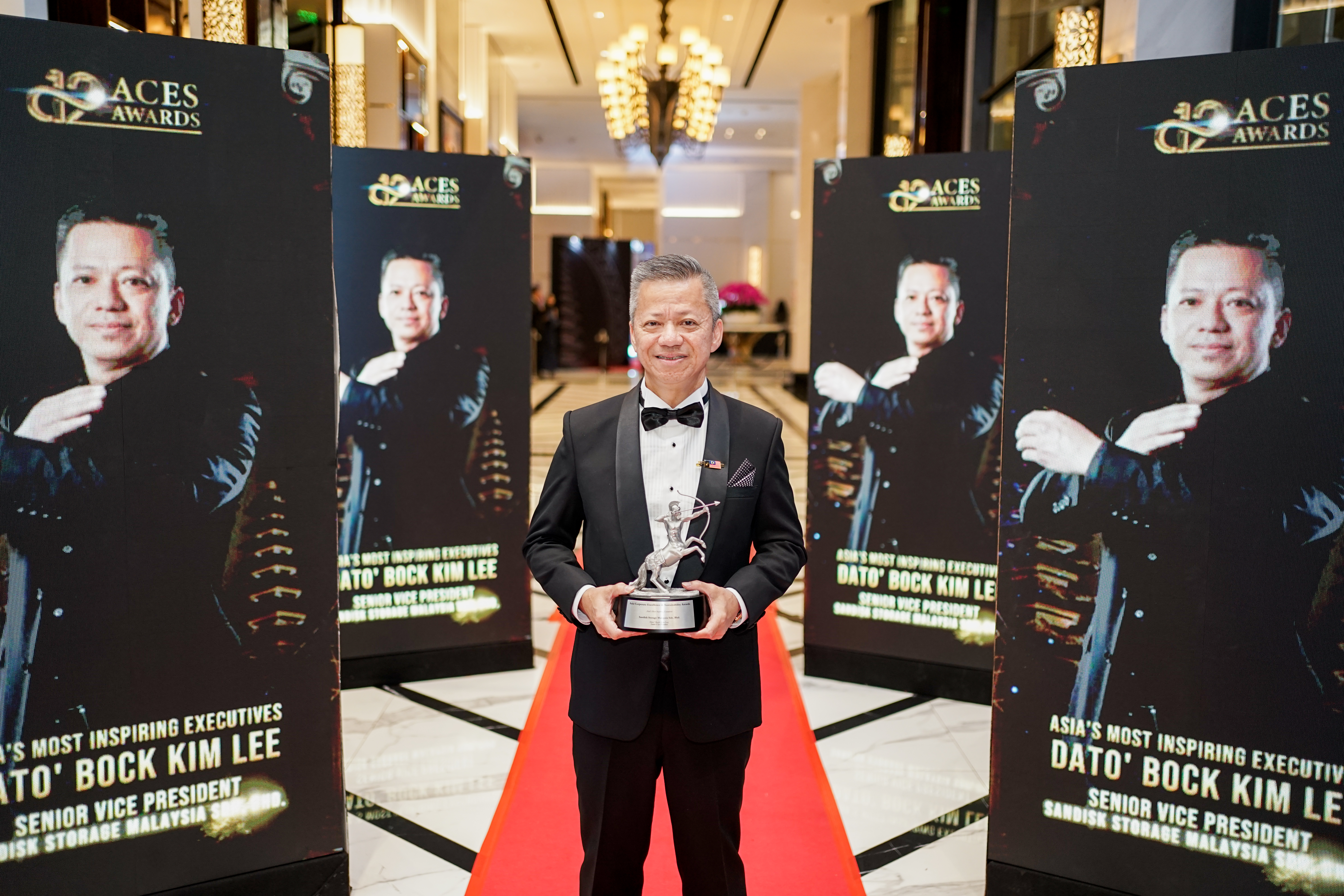 Dato' KL Bock of Sandisk triumphs, winning Asia's Most Inspiring Executives Award. Dato' KL Bock: Asia's Most Inspiring Executive honored.