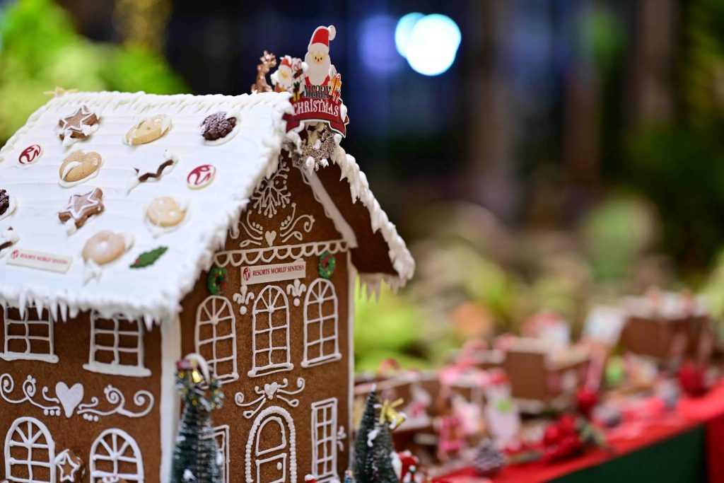 Resorts World Sentosa Rings in the “Season of Good” with Seniors and Singapore’s Longest Gingerbread Train - Alvinology