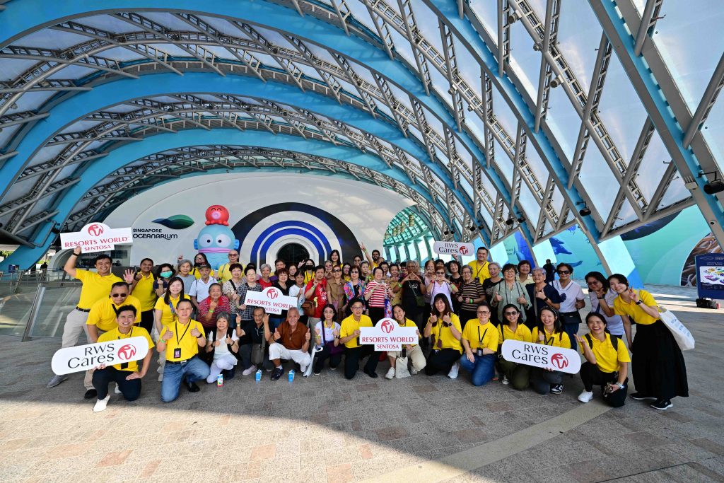 Resorts World Sentosa Rings in the “Season of Good” with Seniors and Singapore’s Longest Gingerbread Train - Alvinology