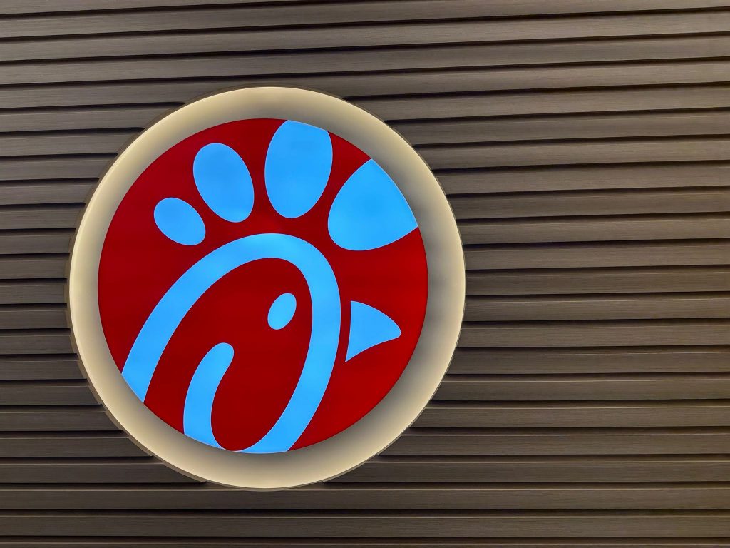 [Sneak Peek] Chick fil A Opens First Asia Outlet at Bugis+ with Singapore Exclusive Spicy Chili Sauce and Spicy Burgers - Alvinology