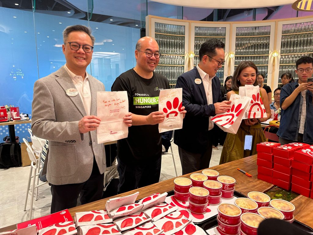[Sneak Peek] Chick fil A Opens First Asia Outlet at Bugis+ with Singapore Exclusive Spicy Chili Sauce and Spicy Burgers - Alvinology