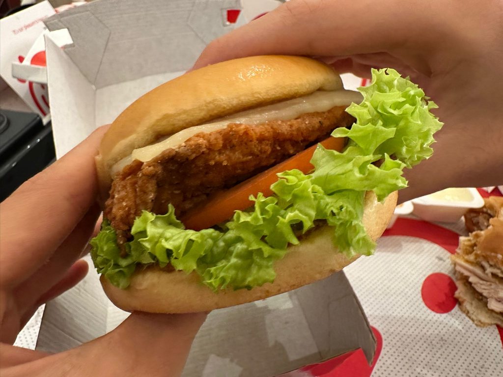 [Sneak Peek] Chick fil A Opens First Asia Outlet at Bugis+ with Singapore Exclusive Spicy Chili Sauce and Spicy Burgers - Alvinology