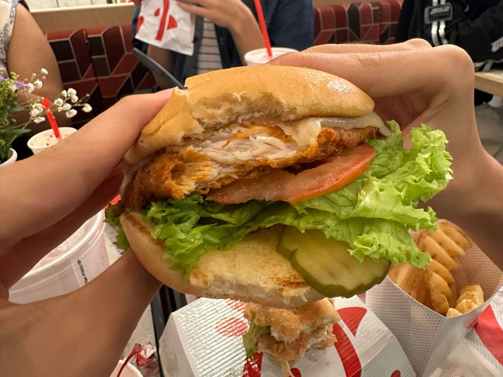[Sneak Peek] Chick fil A Opens First Asia Outlet at Bugis+ with Singapore Exclusive Spicy Chili Sauce and Spicy Burgers - Alvinology