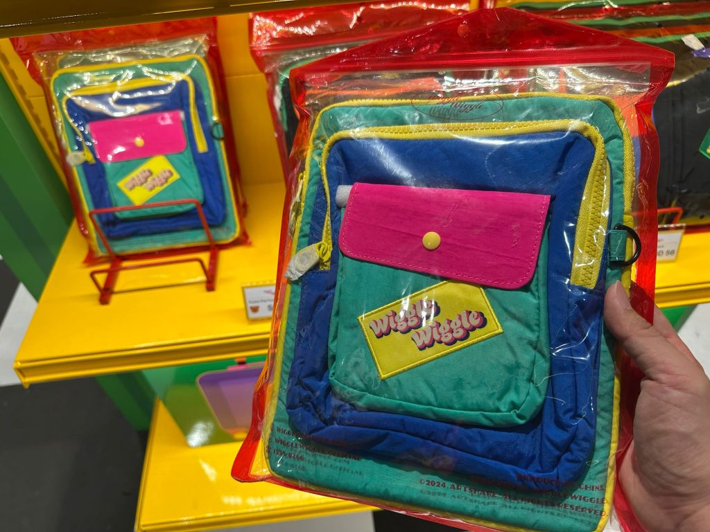 Wiggle Wiggle Singapore Unveils Festive "Wiggle Hotel" Pop-Up at Plaza Singapura - Alvinology