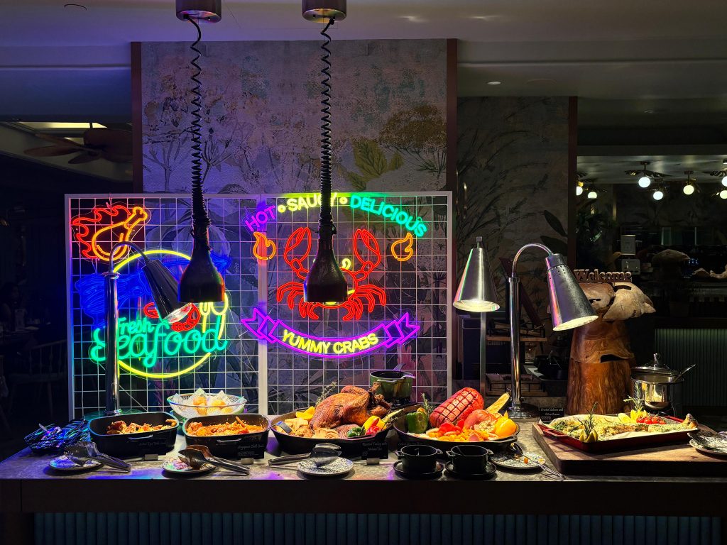 [Review] Feast First: Why PARKROYAL on Beach Road’s Festive Buffet Is the Christmas Treat Families Deserve - Alvinology