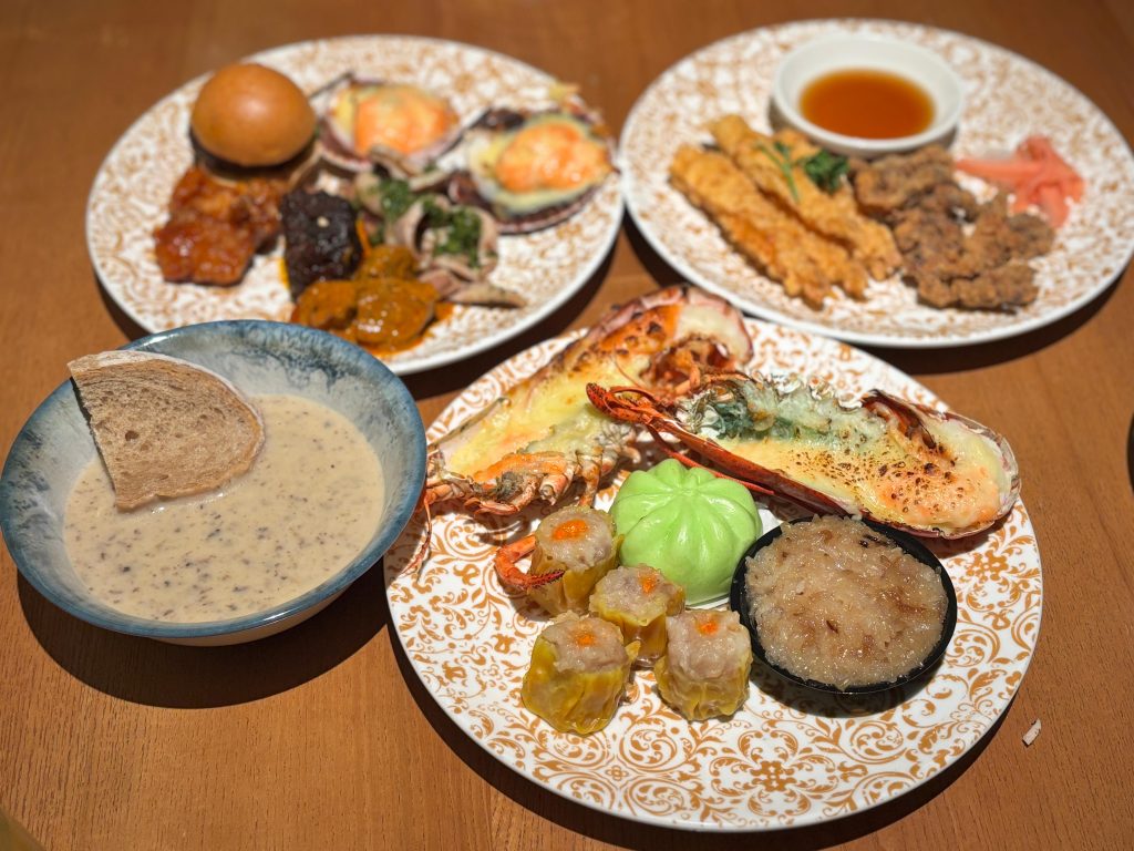 [Review] Feast First: Why PARKROYAL on Beach Road’s Festive Buffet Is the Christmas Treat Families Deserve - Alvinology
