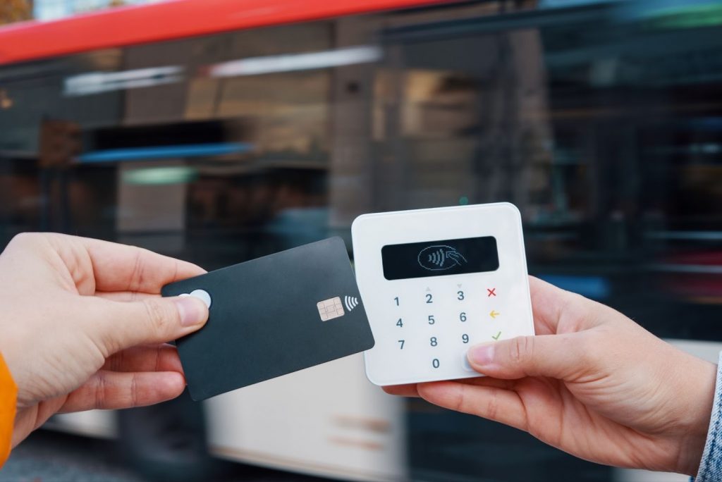 How to Choose the Right Payment Terminal for Your Business in 2025 - Alvinology