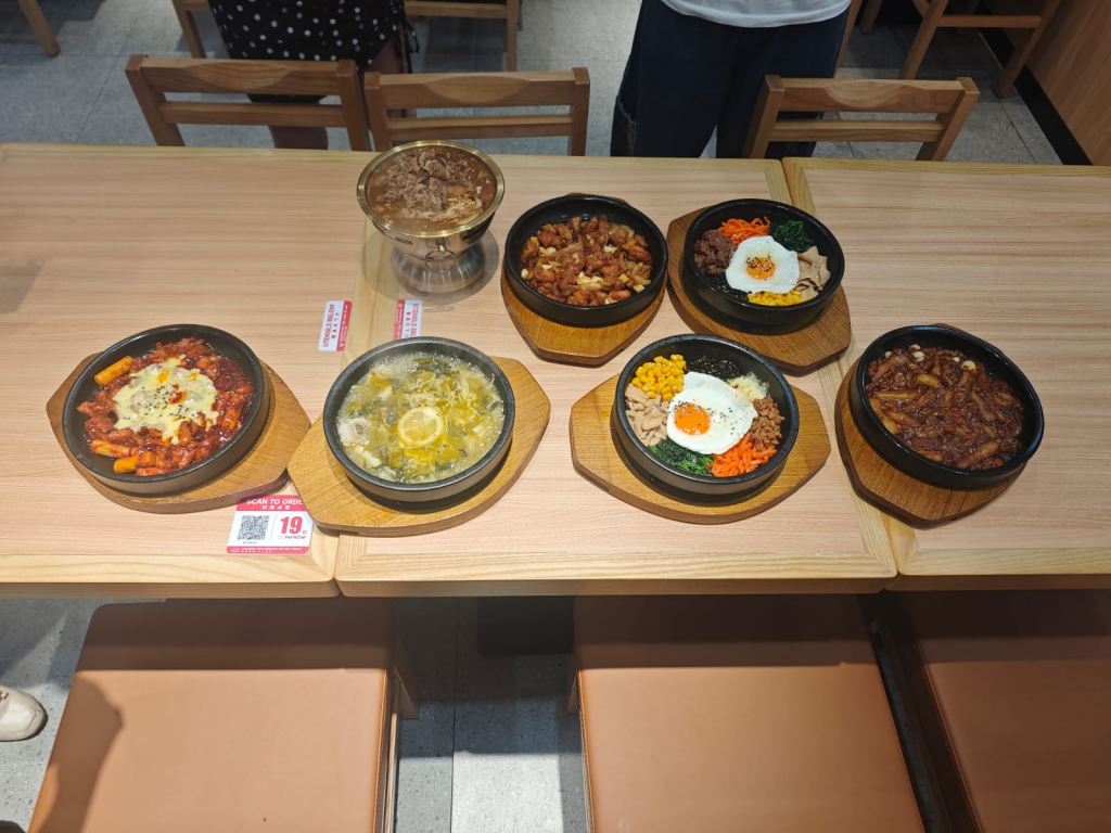 [Review] From Chinese-style Burgers to Matcha Yoghurt, We Checked Out the 5 Newest F&B Offerings at Pasir Ris Mall - Alvinology
