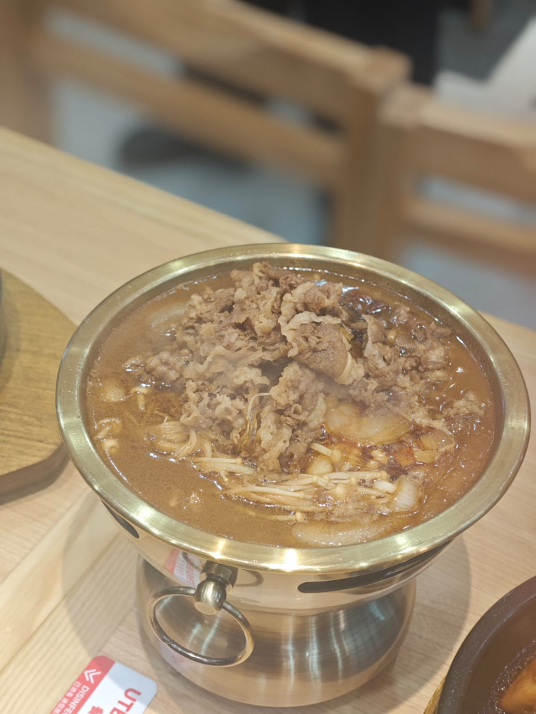 [Review] From Chinese-style Burgers to Matcha Yoghurt, We Checked Out the 5 Newest F&B Offerings at Pasir Ris Mall - Alvinology