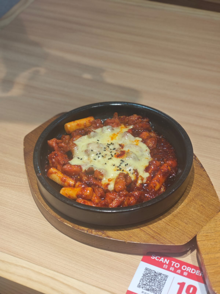 [Review] From Chinese-style Burgers to Matcha Yoghurt, We Checked Out the 5 Newest F&B Offerings at Pasir Ris Mall - Alvinology