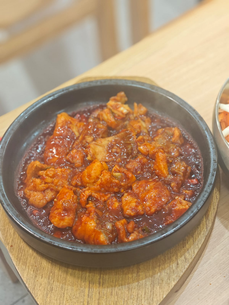 [Review] From Chinese-style Burgers to Matcha Yoghurt, We Checked Out the 5 Newest F&B Offerings at Pasir Ris Mall - Alvinology
