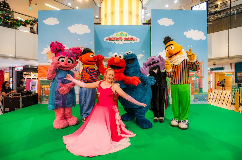 [Festive Shopping] Meet Elmo, Cookie Monster and Friends at UOL Malls This Christmas - Alvinology