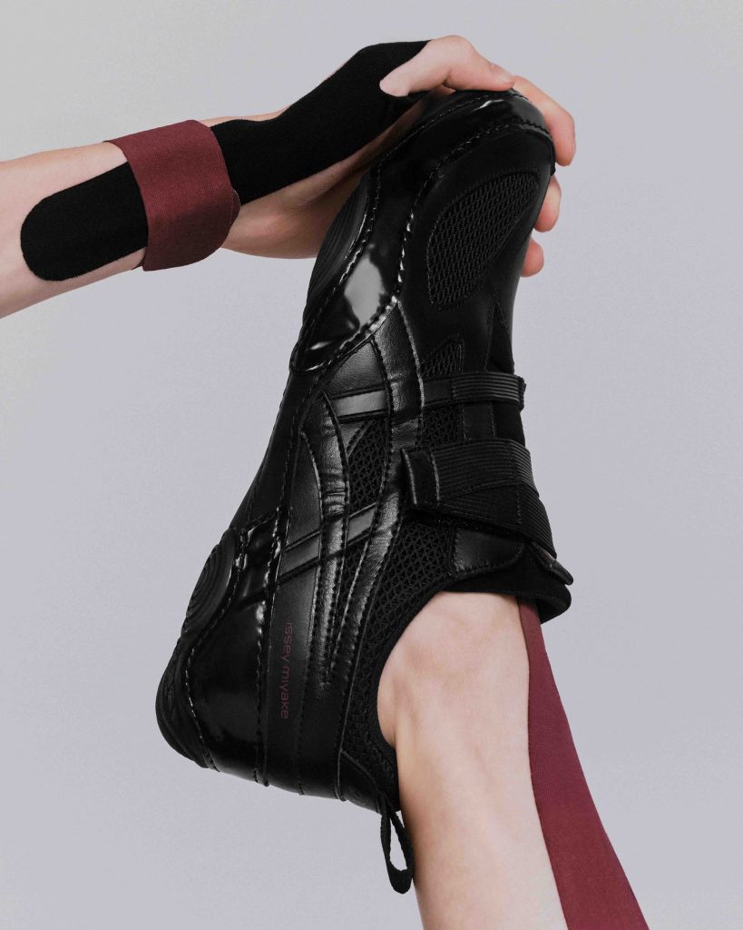 ASICS and MIYAKE DESIGN STUDIO Debut First Footwear Collaboration with “HYPER TAPING” - Alvinology