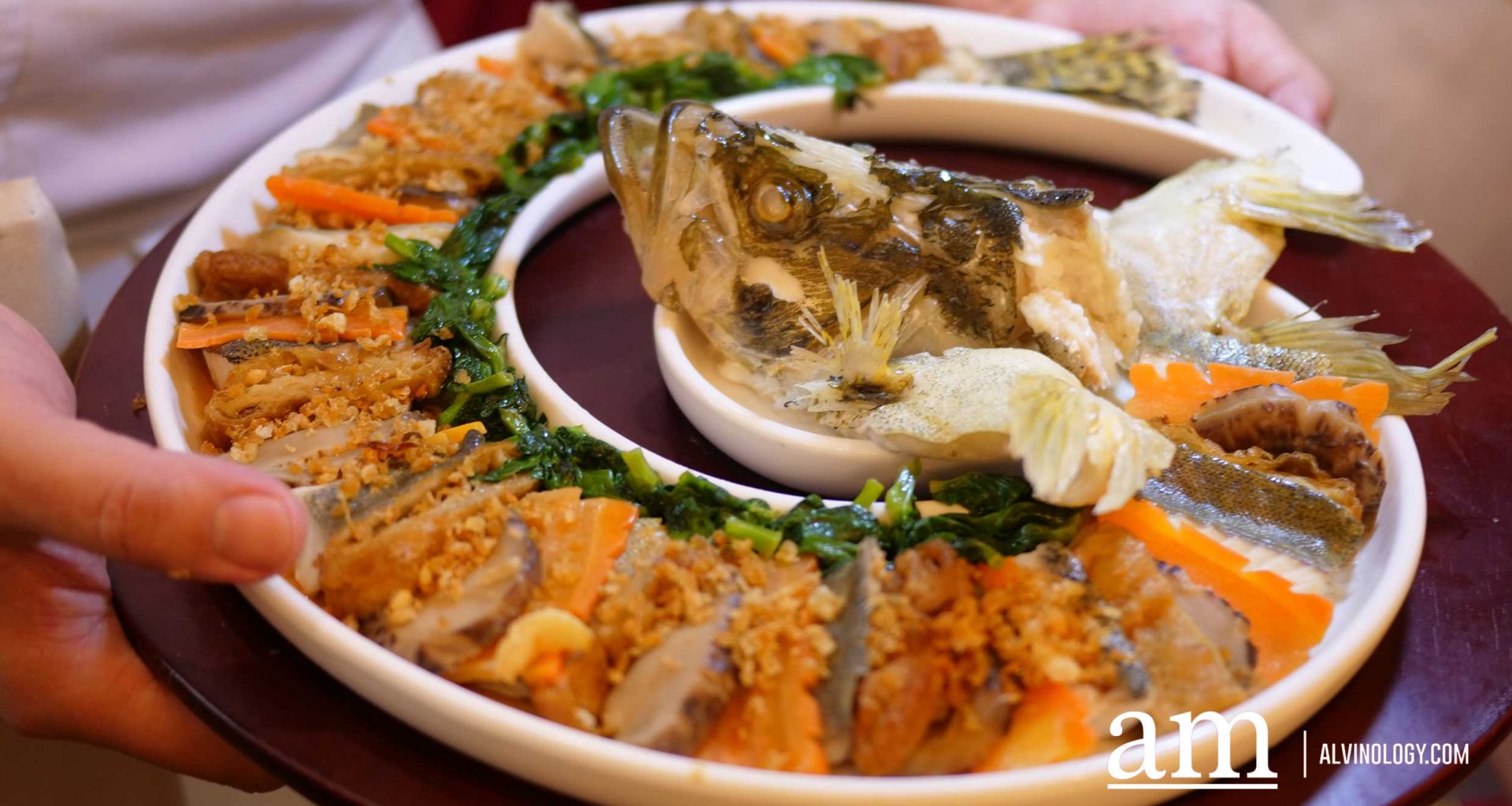 [Review] Golden Peony’s Dragon-Shaped Perch, Gold Flakes Yu Sheng and Flambéed Suckling Pig Presents A Refined Cantonese Feast for the Year of the Horse - Alvinology
