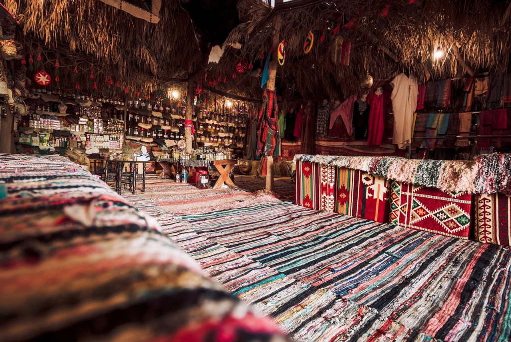 Why Material Quality Plays a Crucial Role in Rug Longevity - Alvinology