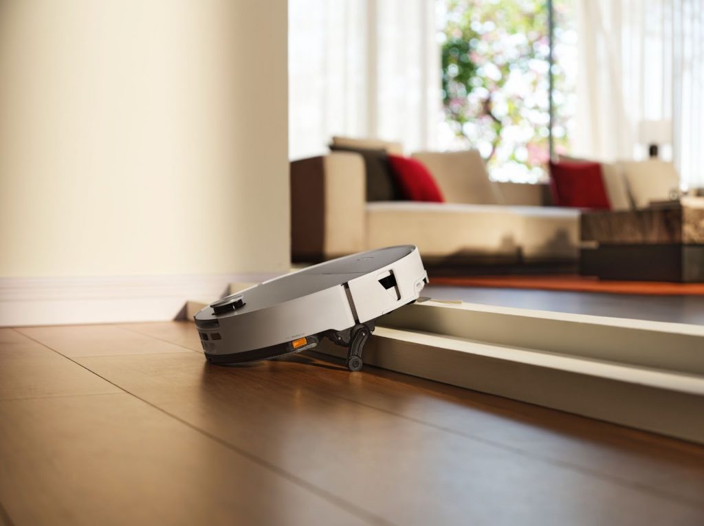 Roborock pushes the boundaries of home cleaning tech with Saros Rover and Saros 20 Series debut at CES 2026 - Alvinology