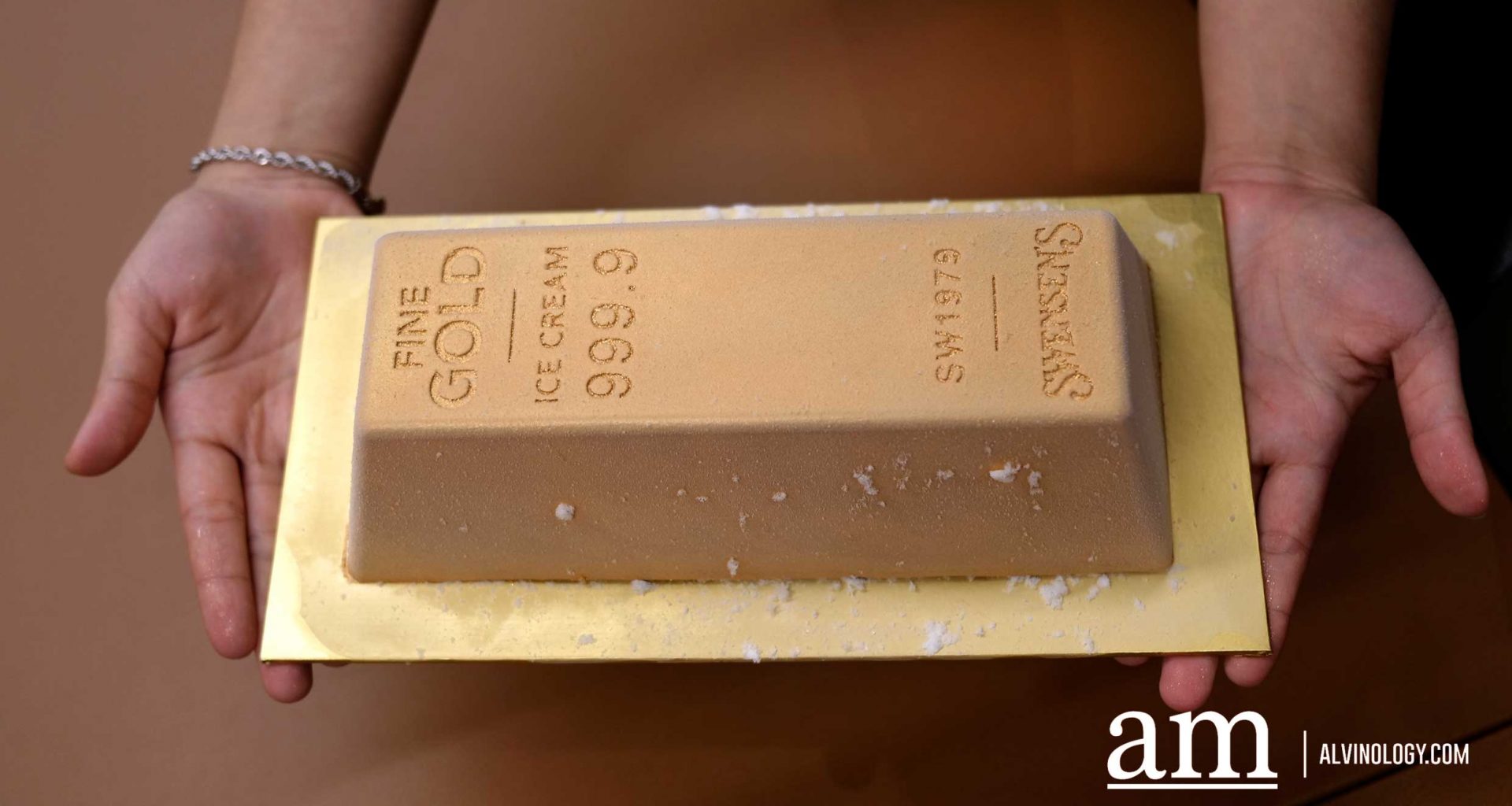 Swensen’s Unveils 1.2kg Giant Gold Bar Ice Cream Cake and Abalone Yu Sheng for Lunar New Year - Alvinology