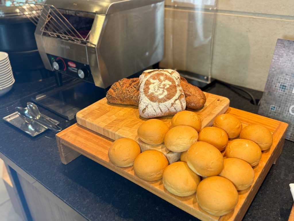 A Value-Packed Hong Kong Lunch Buffet at Café Mosaic - Alvinology