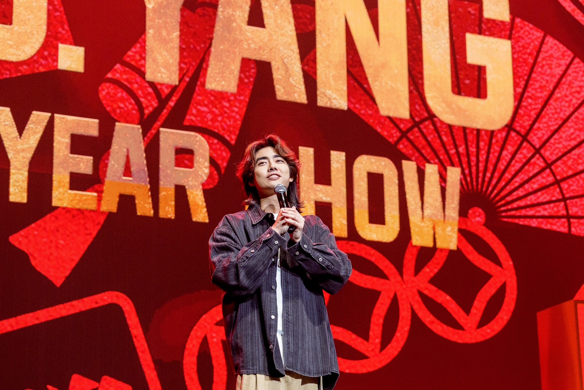 Galaxy Macau Presents: The Jimmy O. Yang Chinese New Year Show with Two Star-Studded Galaxy Arena Performances Kong Chiho, an uprising stand-up comedian from Guangzhou performed a hilarious warm-up set over the two nights.