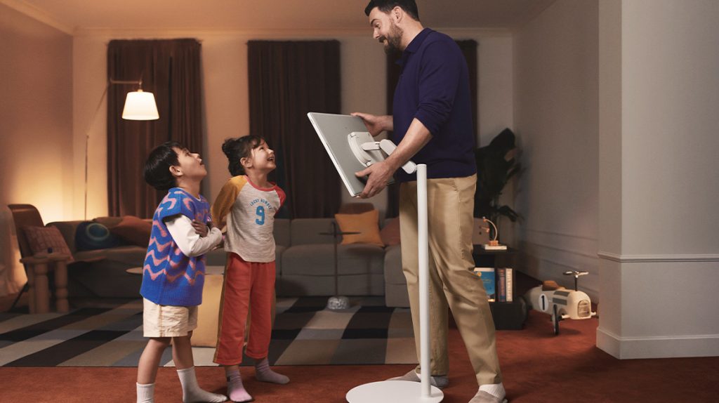 Samsung Electronics Launches The Movingstyle Portable Touchscreen Display in Singapore - Alvinology