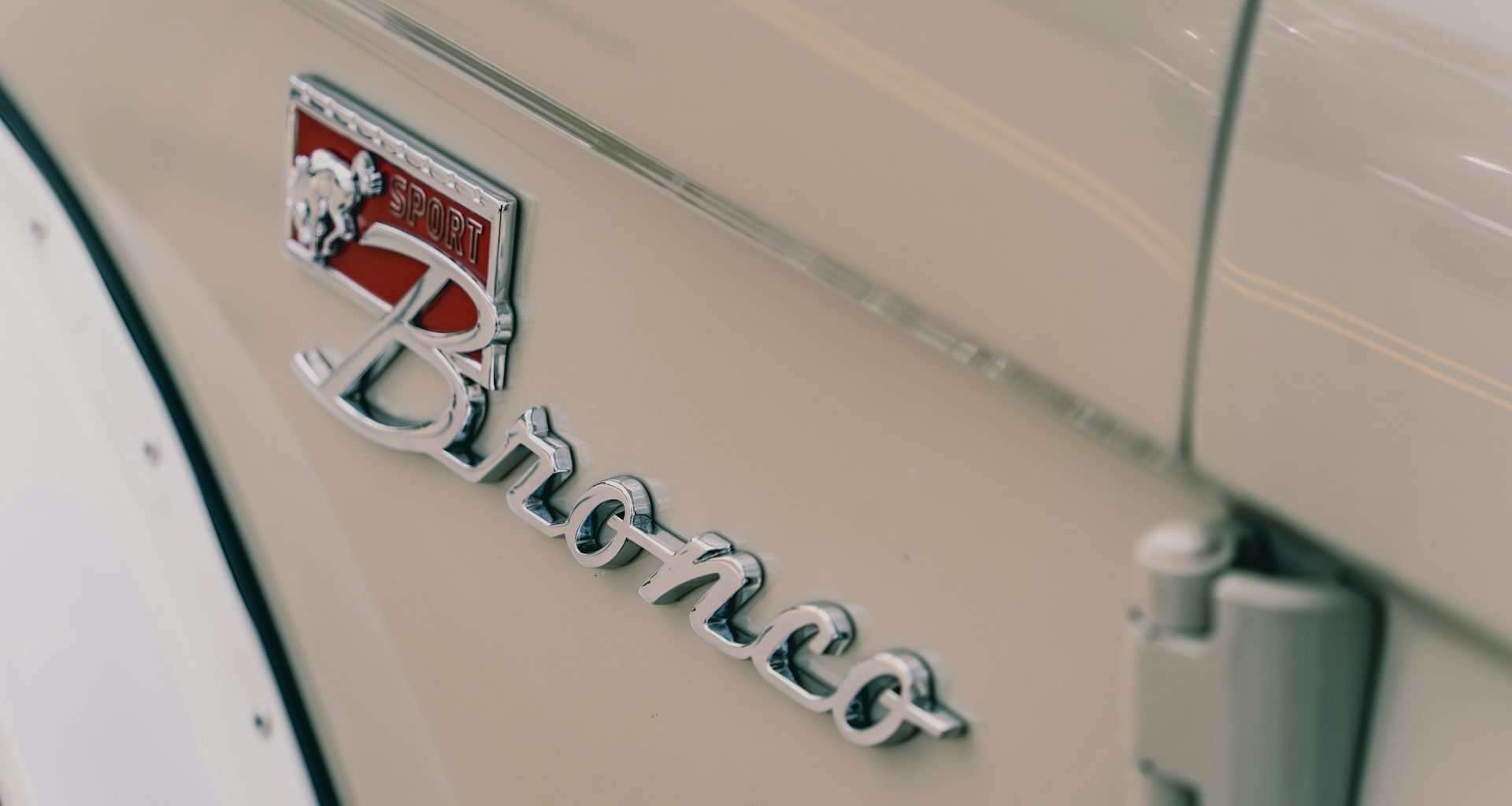 Why Gateway Bronco Is a Classic Bronco Authority - Alvinology