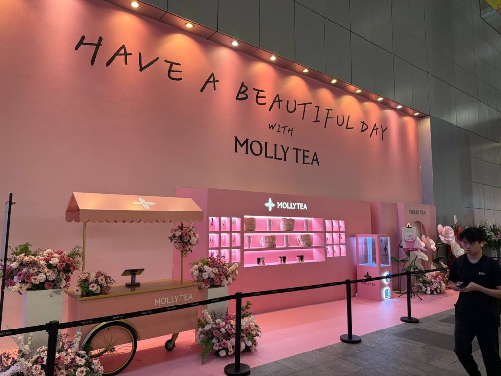 Molly Tea Lands in Singapore with Its Largest Southeast Asia Flagship - Alvinology