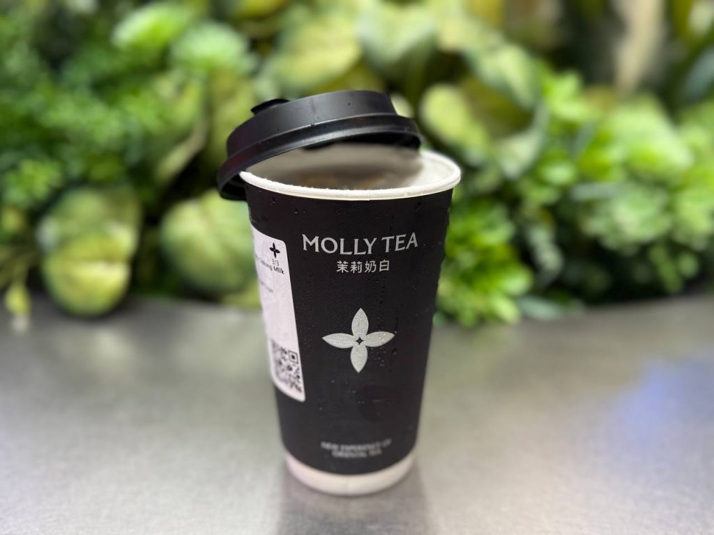 Molly Tea Lands in Singapore with Its Largest Southeast Asia Flagship - Alvinology