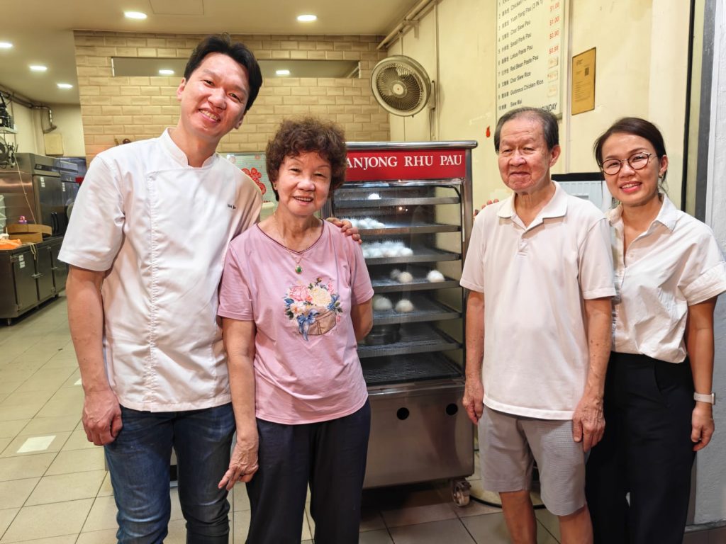Tanjong Rhu Pau Second Generation Cebrates 30 Anniversary with New Kiosks and Promotions While Keeping Handcrafted Heritage Alive - Alvinology