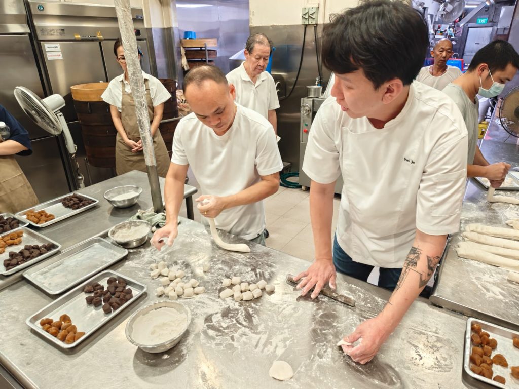 Tanjong Rhu Pau Second Generation Cebrates 30 Anniversary with New Kiosks and Promotions While Keeping Handcrafted Heritage Alive - Alvinology