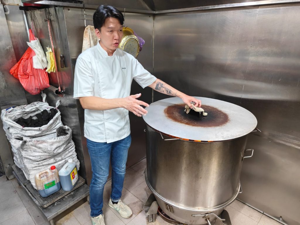 Tanjong Rhu Pau Second Generation Cebrates 30 Anniversary with New Kiosks and Promotions While Keeping Handcrafted Heritage Alive - Alvinology