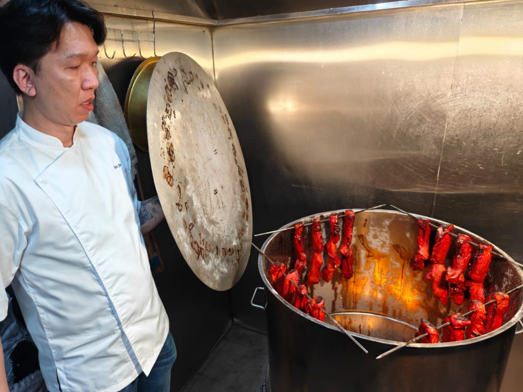 Tanjong Rhu Pau Second Generation Cebrates 30 Anniversary with New Kiosks and Promotions While Keeping Handcrafted Heritage Alive - Alvinology