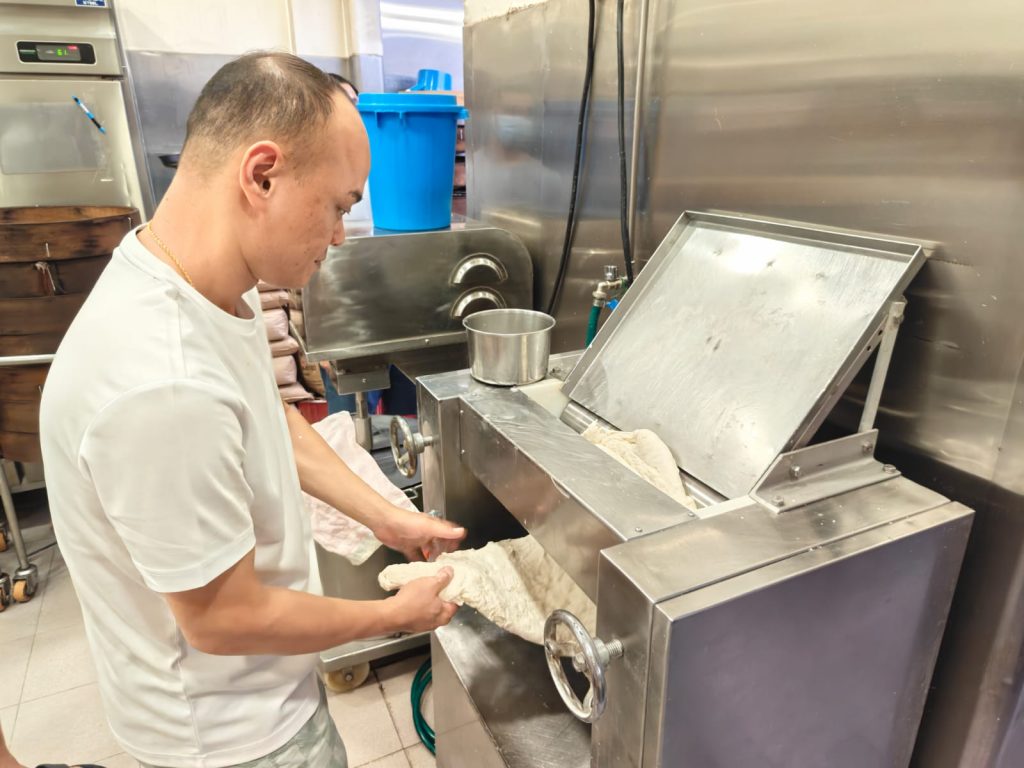 Tanjong Rhu Pau Second Generation Cebrates 30 Anniversary with New Kiosks and Promotions While Keeping Handcrafted Heritage Alive - Alvinology