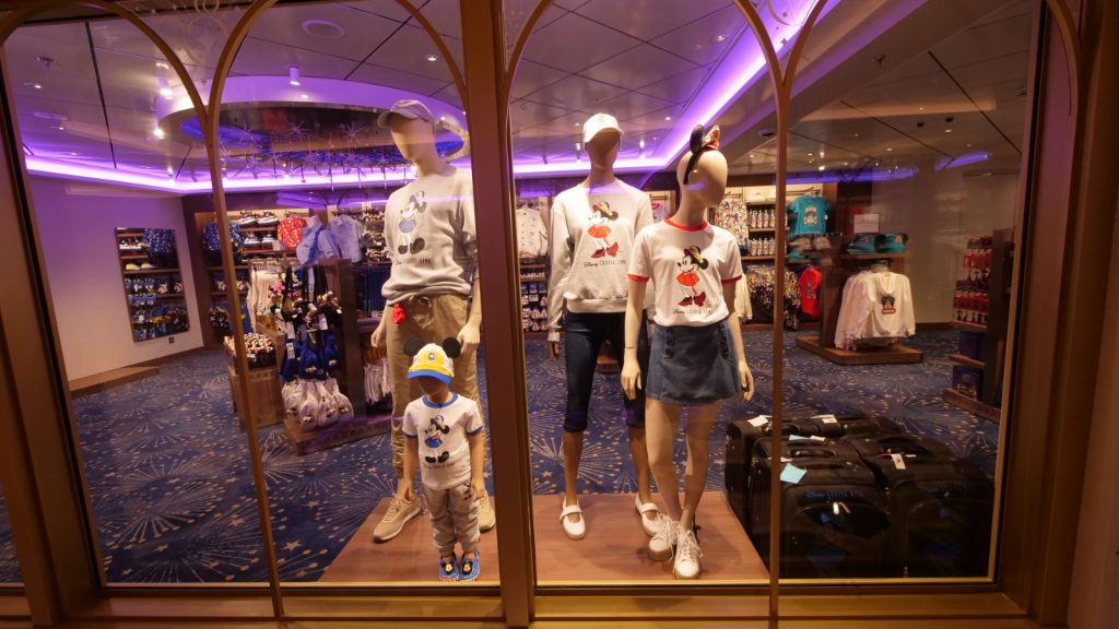 Disney Adventure Christened in Singapore with Star Studded Performance and Surprise Appearance by Robert Downey Jr. - Alvinology