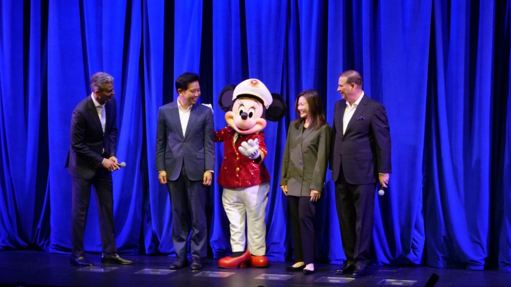 Disney Adventure Christened in Singapore with Star Studded Performance and Surprise Appearance by Robert Downey Jr. - Alvinology