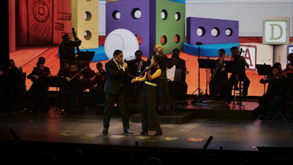 Disney Adventure Christened in Singapore with Star Studded Performance and Surprise Appearance by Robert Downey Jr. - Alvinology