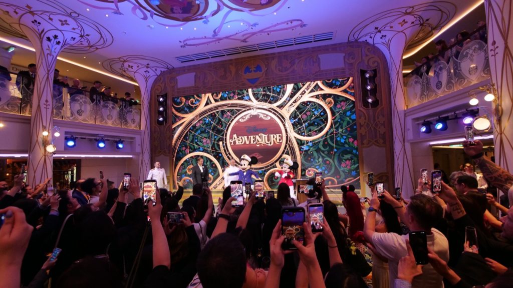 Disney Adventure Christened in Singapore with Star Studded Performance and Surprise Appearance by Robert Downey Jr. - Alvinology