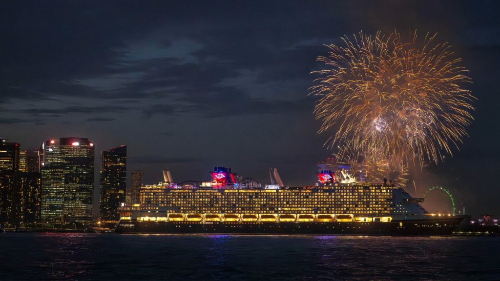 Disney Adventure Christened in Singapore with Star Studded Performance and Surprise Appearance by Robert Downey Jr. - Alvinology