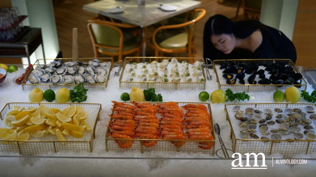 [Promo Alert] Why Kampung Fiesta 1-For-1 Dinner Buffet at Holiday Inn Orchard Singapore City Centre Is The Ultimate Catch For Seafood Lovers this Festive Season - Alvinology