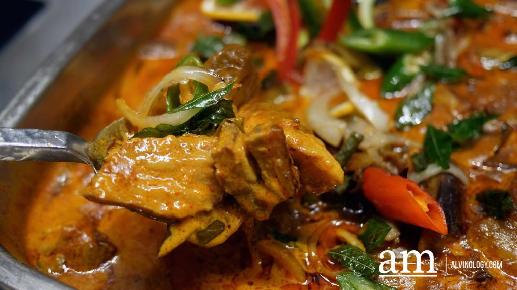 [Promo Alert] Why Kampung Fiesta 1-For-1 Dinner Buffet at Holiday Inn Orchard Singapore City Centre Is The Ultimate Catch For Seafood Lovers this Festive Season - Alvinology