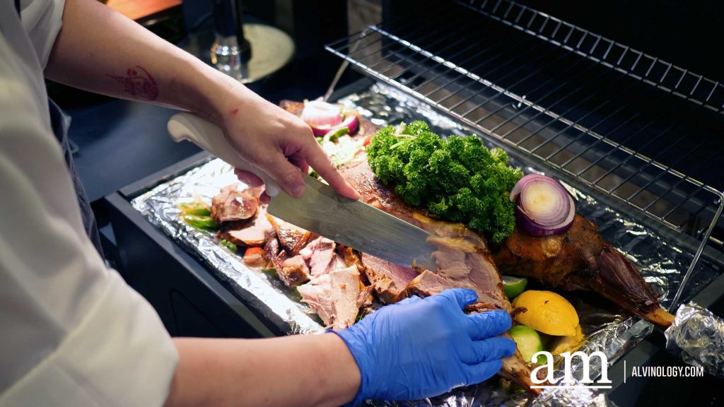 [Promo Alert] Why Kampung Fiesta 1-For-1 Dinner Buffet at Holiday Inn Orchard Singapore City Centre Is The Ultimate Catch For Seafood Lovers this Festive Season - Alvinology