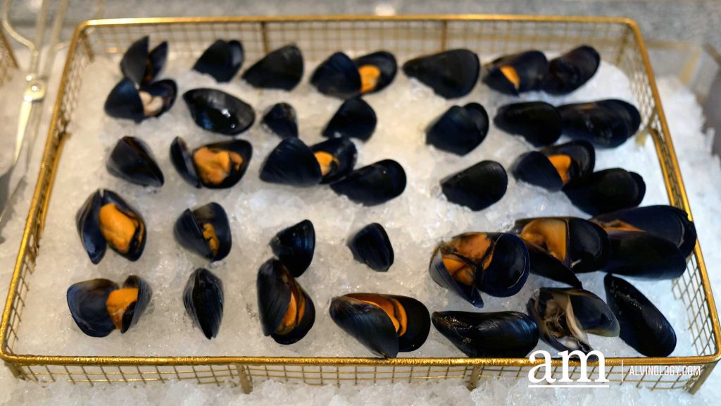[Promo Alert] Why Kampung Fiesta 1-For-1 Dinner Buffet at Holiday Inn Orchard Singapore City Centre Is The Ultimate Catch For Seafood Lovers this Festive Season - Alvinology
